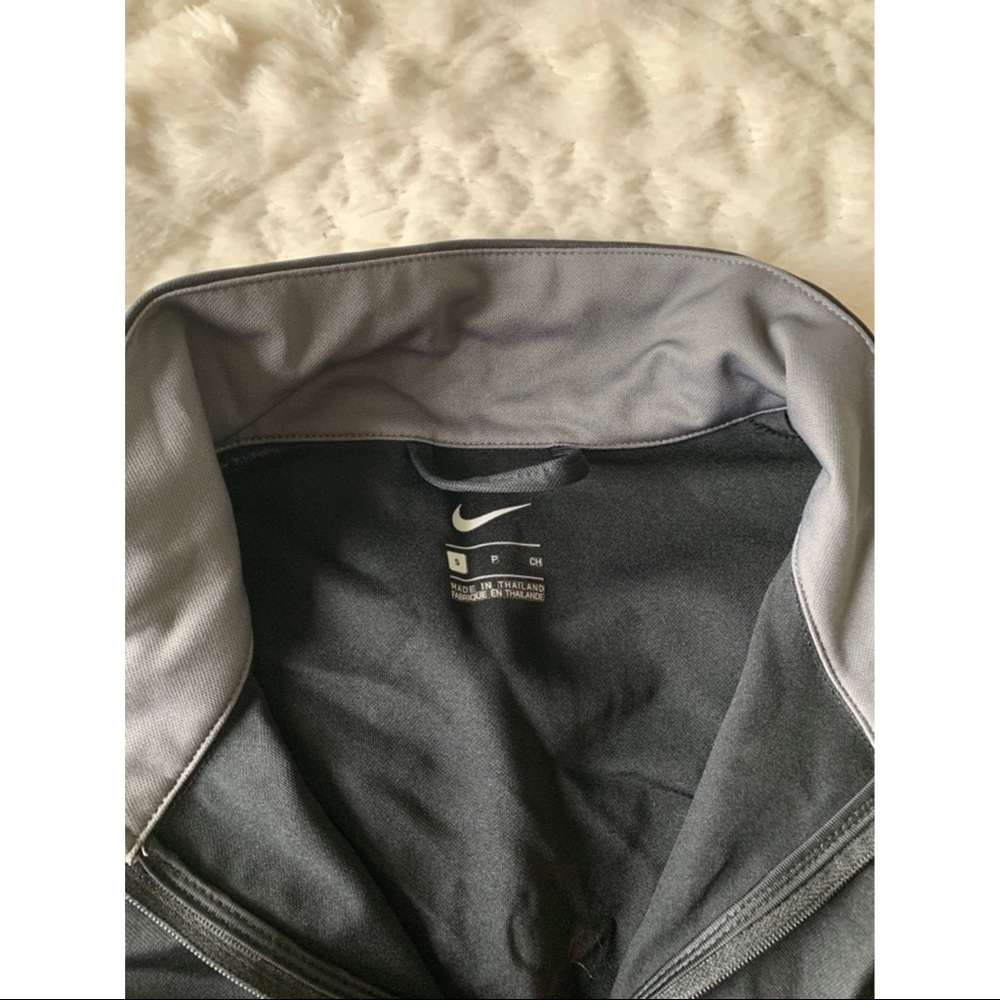Nike Women’s Jacket - Picture 3 of 3